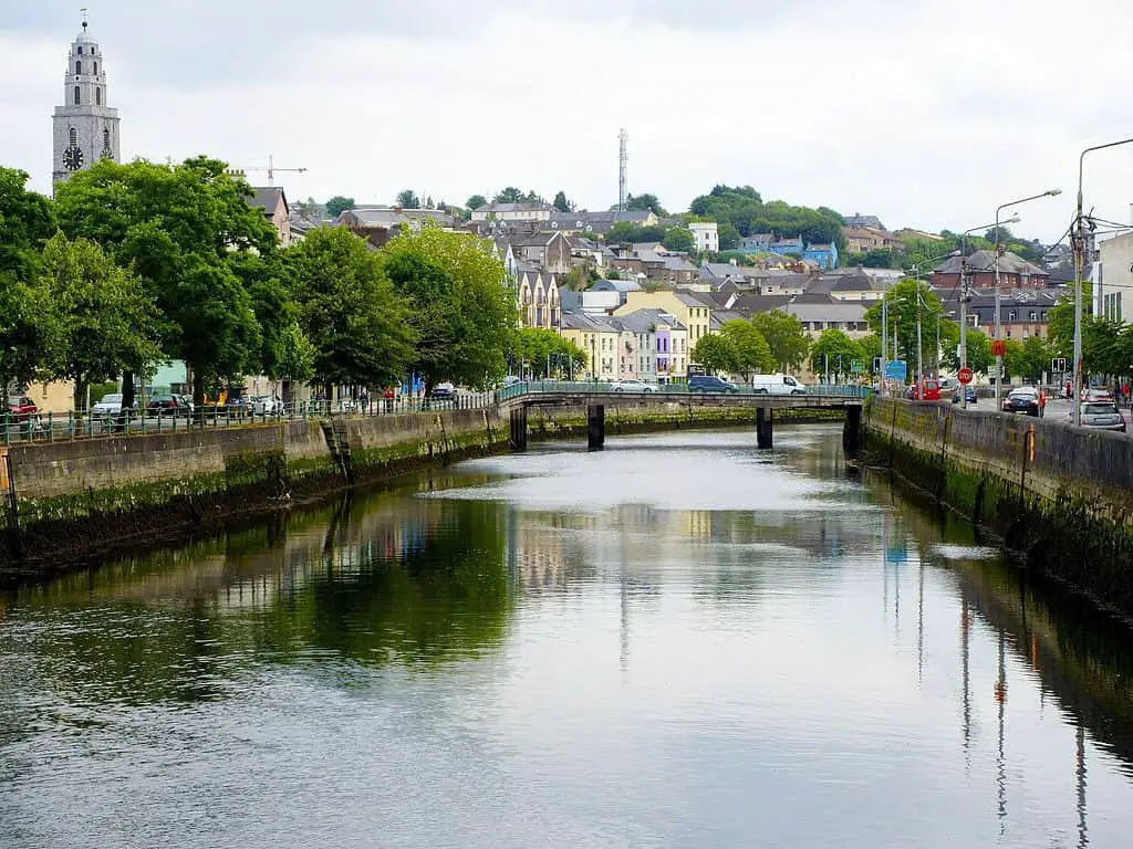 Cork con niños: una guía de viaje completa para escapadas urbanas