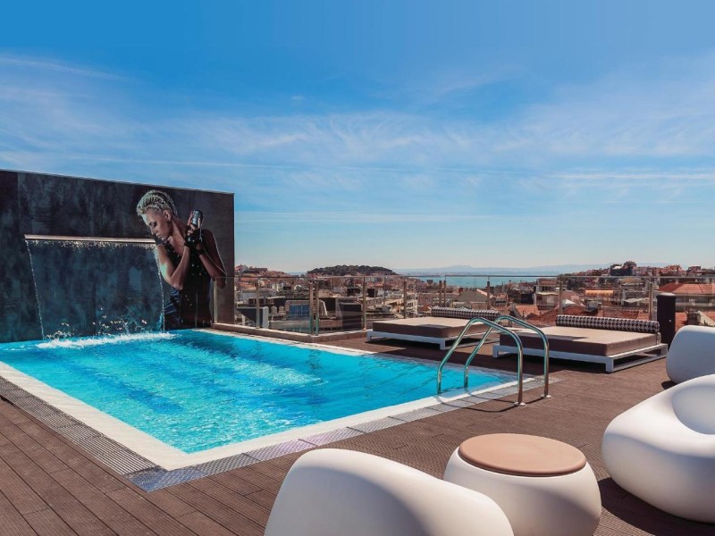 Los 7 mejores hoteles de Lisboa con piscina en la azotea