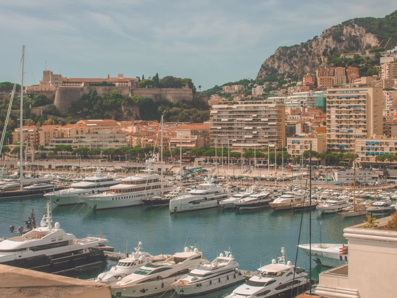 Los 7 mejores lugares para navegar en el Mediterráneo este año