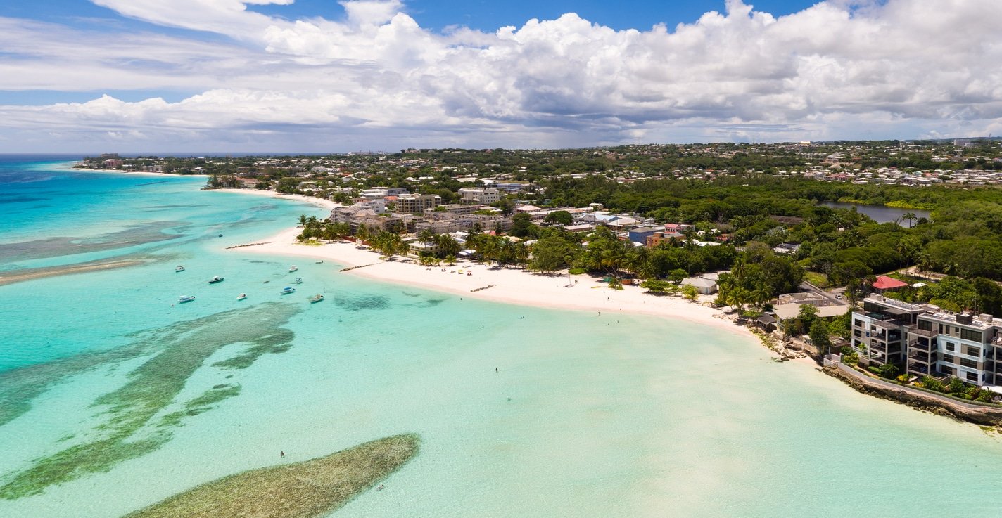¡8 cosas ÉPICAS para hacer en Barbados y solo una tiene que ver con la playa!