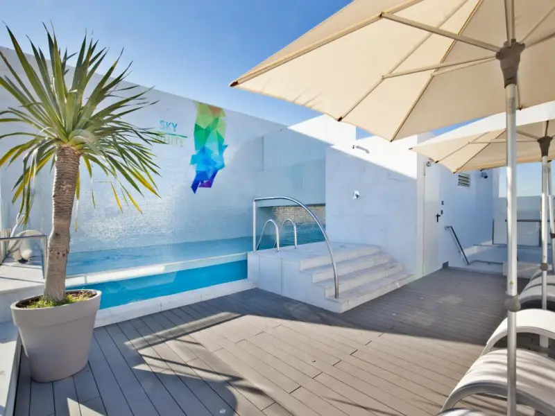 Los 7 mejores hoteles de Lisboa con piscina en la azotea