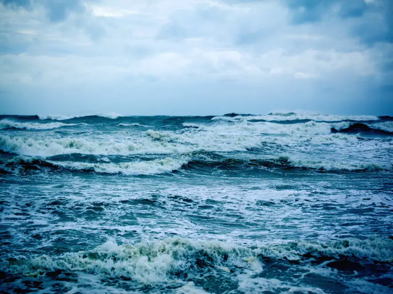 ¿Es peligroso el océano Atlántico? Una guía de seguridad para la gente de mar