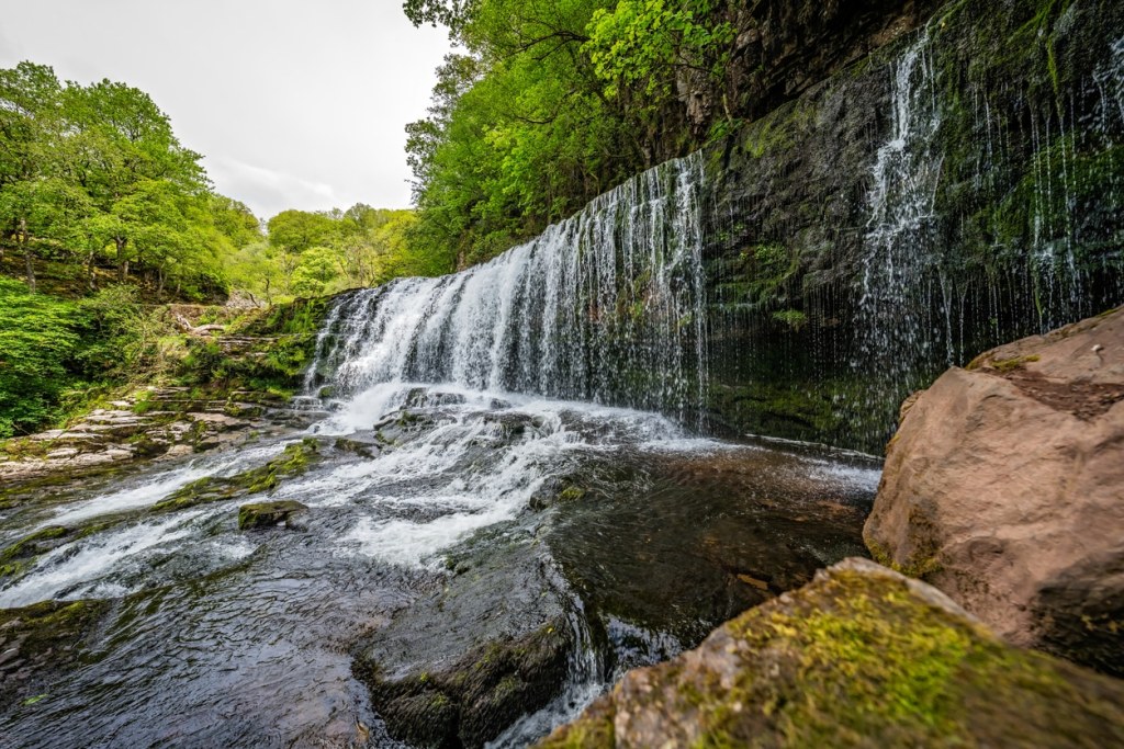 ¡13 cascadas ÉPICAS en Gales que debes ver en tu vida!
