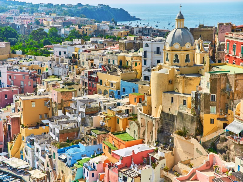 ¿Nápoles o Sorrento? ¿La gran ciudad o la ciudad turística?