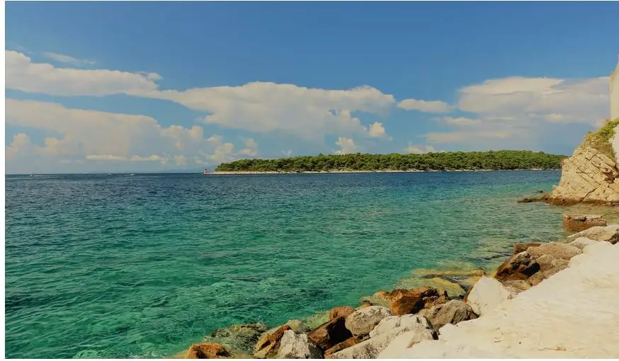 Las 10 mejores playas de fiesta en Croacia que no te puedes perder