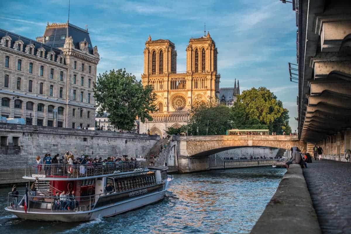 Los 9 mejores paseos en barco en París, Francia (actualizado en 2024)