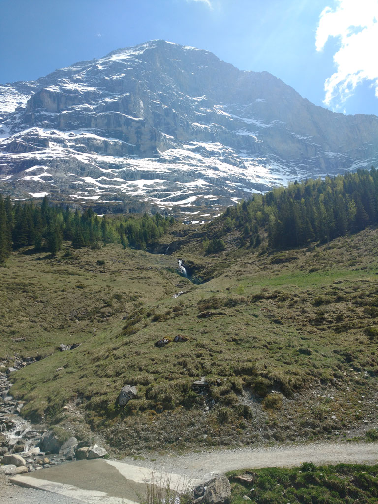 Caminata de Grindelwald a Kleine Scheidegg (Senderismo en Suiza)