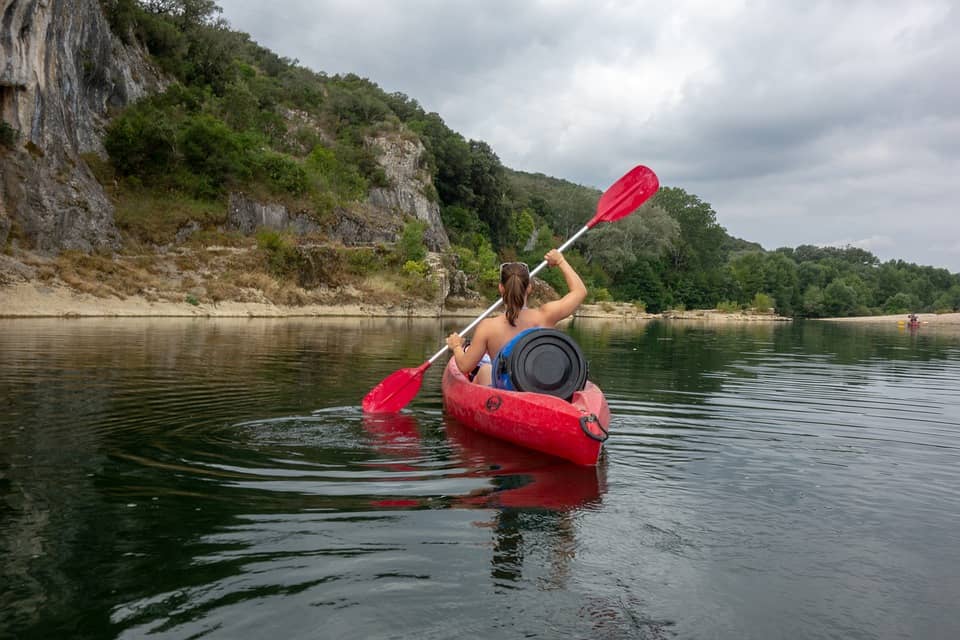 10 lugares increíbles para hacer kayak en Francia