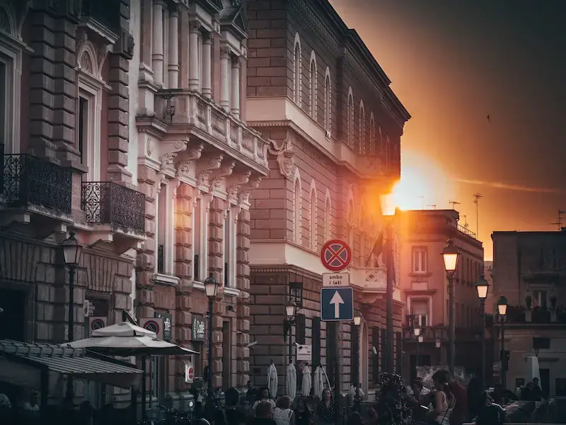 Los 11 mejores destinos de fiesta en Italia: los mejores lugares de vida nocturna
