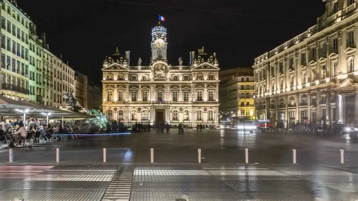 Las 20 ciudades más peligrosas de Europa (GUÍA 2024)