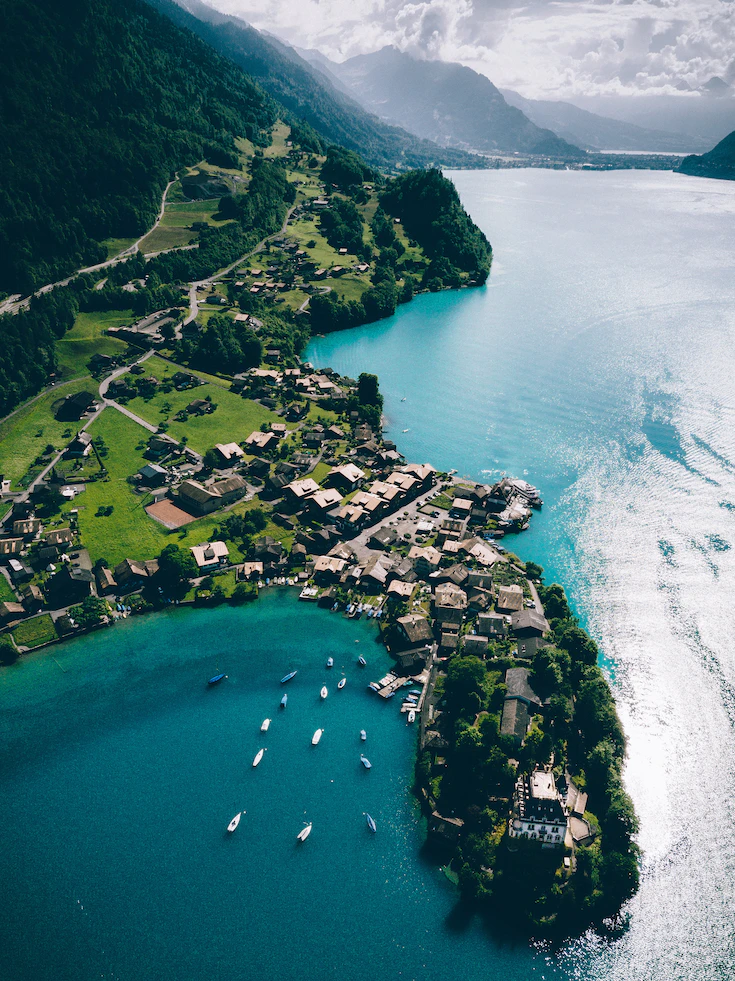120 Citas y subtítulos de Suiza