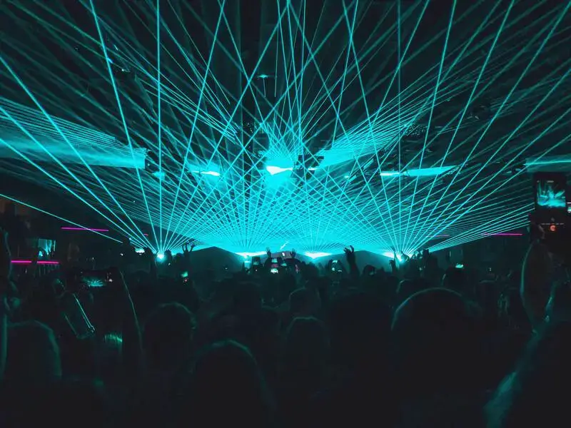 Los 6 mejores destinos de fiesta en España para la vida nocturna Los 6 mejores destinos de fiesta en España para la vida nocturna