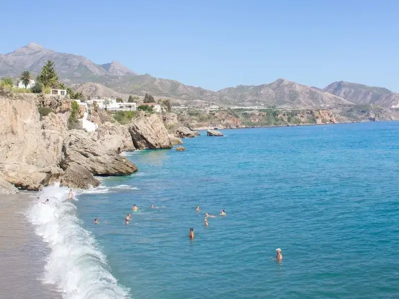 ¿Málaga o Granada? ¿Qué ciudad andaluza?