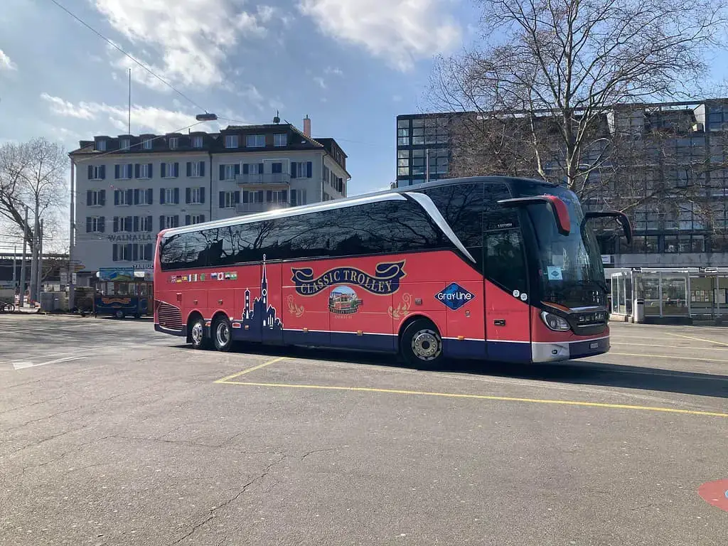21 mejores lugares para visitar en Suiza con niños + guía de viaje familiar [2023]