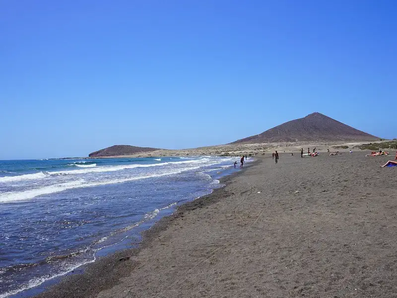 Las 7 mejores playas del sur de Tenerife: remotas y turísticas