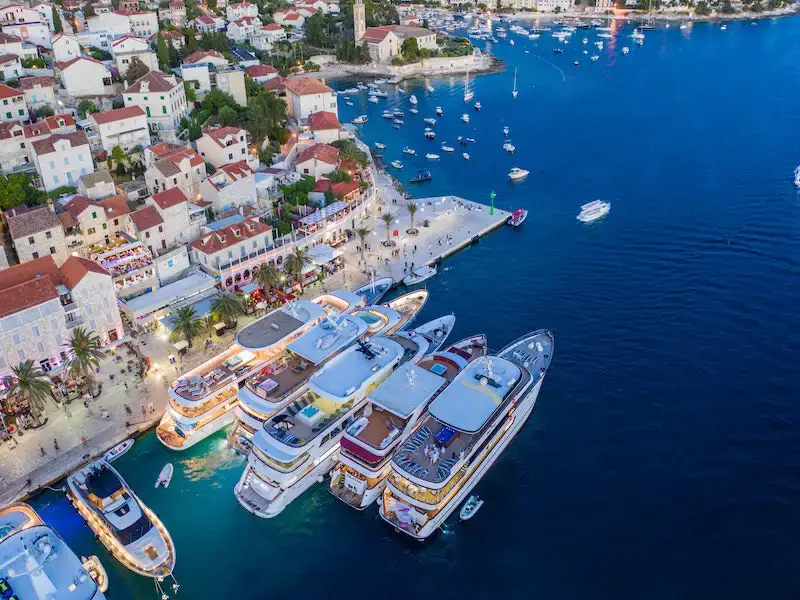 Los 9 mejores clubes de playa en Hvar