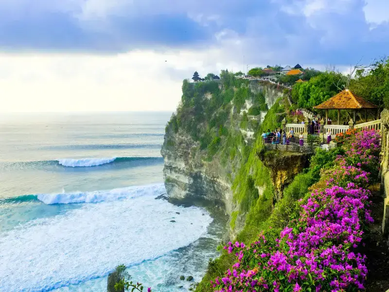 7 lugares únicos en Uluwatu para ver la puesta de sol (hay que verlos)