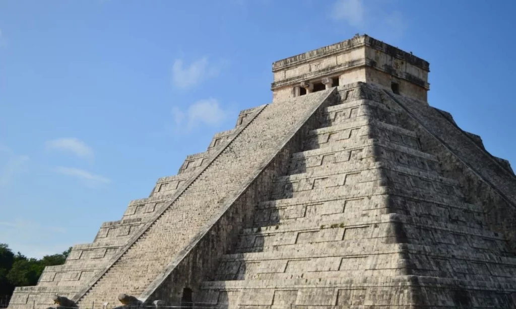 ¿Cancún vs. Cabo San Lucas para familias? ¡Una comparación honesta para ayudarte a decidir!