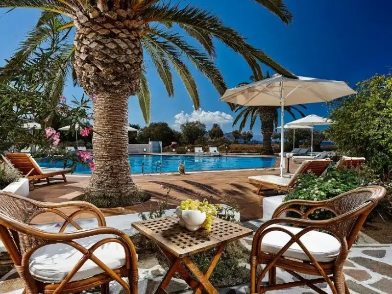 Dónde alojarse en Naxos con la familia: 9 resorts aptos para niños