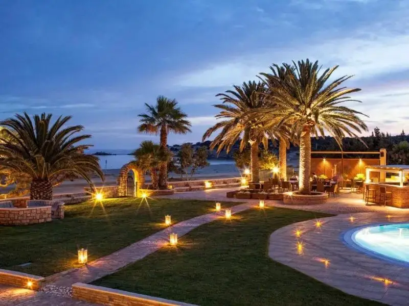 Dónde alojarse en Naxos con la familia: 9 resorts aptos para niños