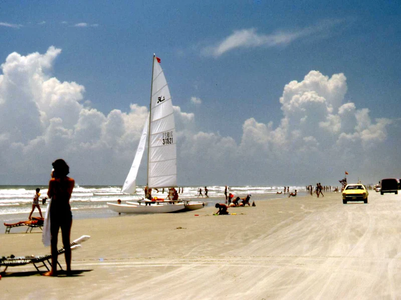 Cocoa Beach vs.Daytona Beach en [2023]: ¡Una comparación honesta para ayudarte a elegir!