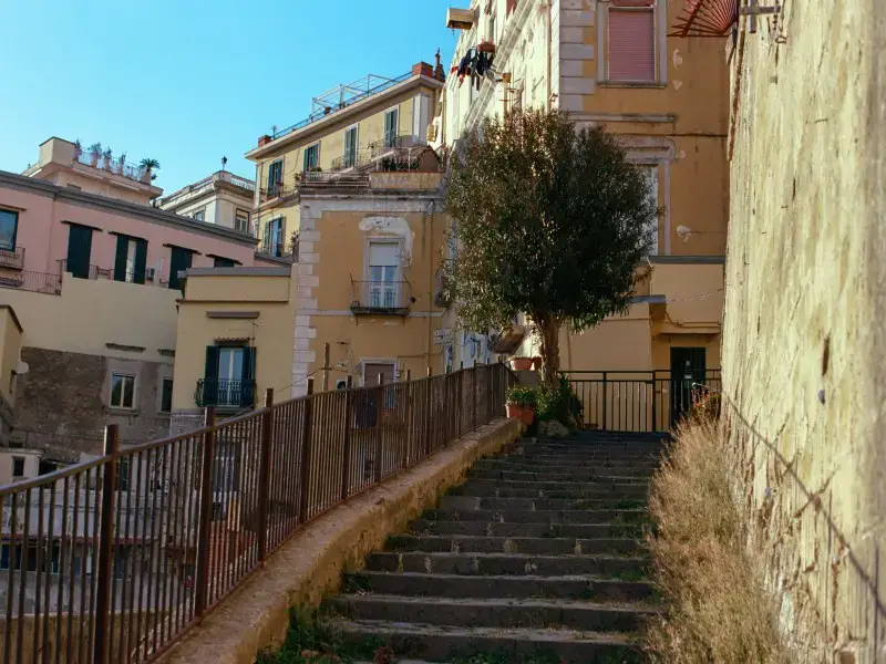 ¿Nápoles o Sorrento? ¿La gran ciudad o la ciudad turística?