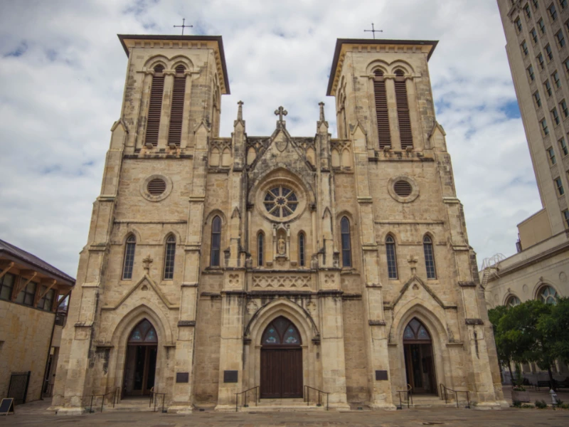 ¿De vacaciones en San Antonio o Austin en 2023? ¿Cuál es el mejor destino de vacaciones?