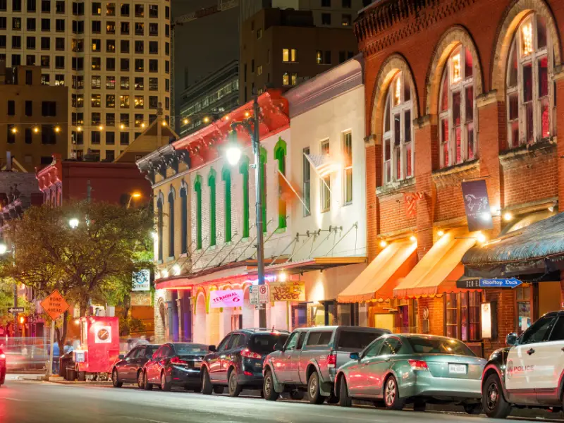 ¿De vacaciones en San Antonio o Austin en 2023? ¿Cuál es el mejor destino de vacaciones?