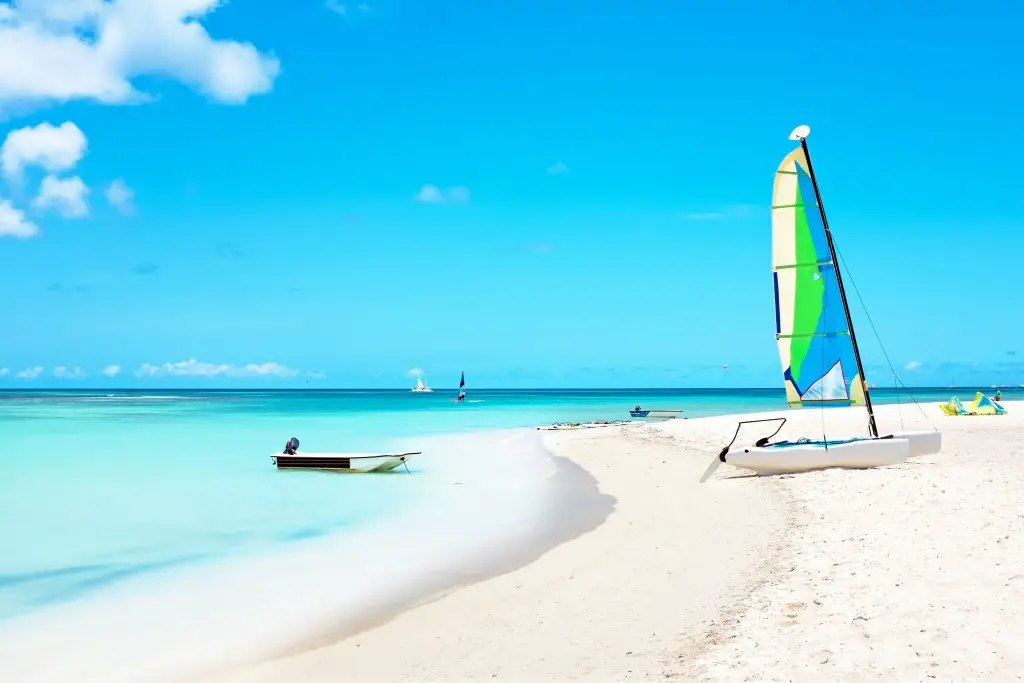 Las islas del Caribe con el agua más clara y la arena más blanca Las islas del Caribe con el agua más clara y la arena más blanca