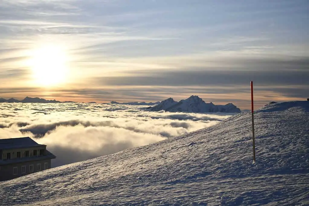 21 mejores lugares para visitar en Suiza con niños + guía de viaje familiar [2023]