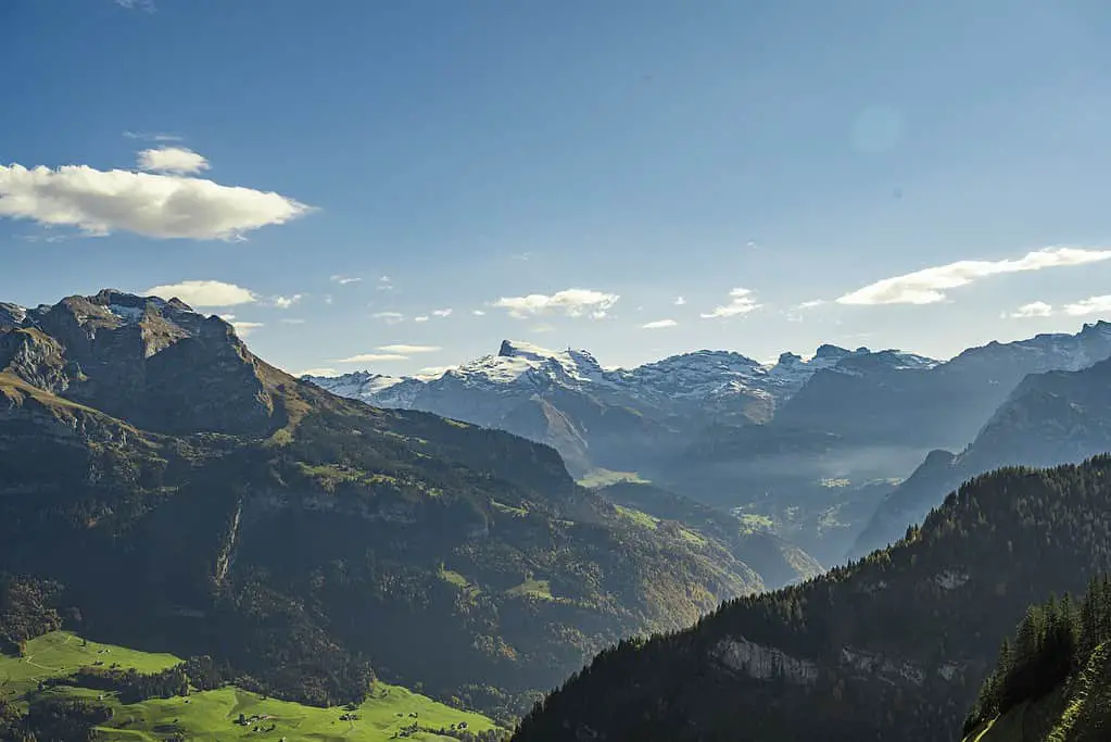 21 mejores lugares para visitar en Suiza con niños + guía de viaje familiar [2023]