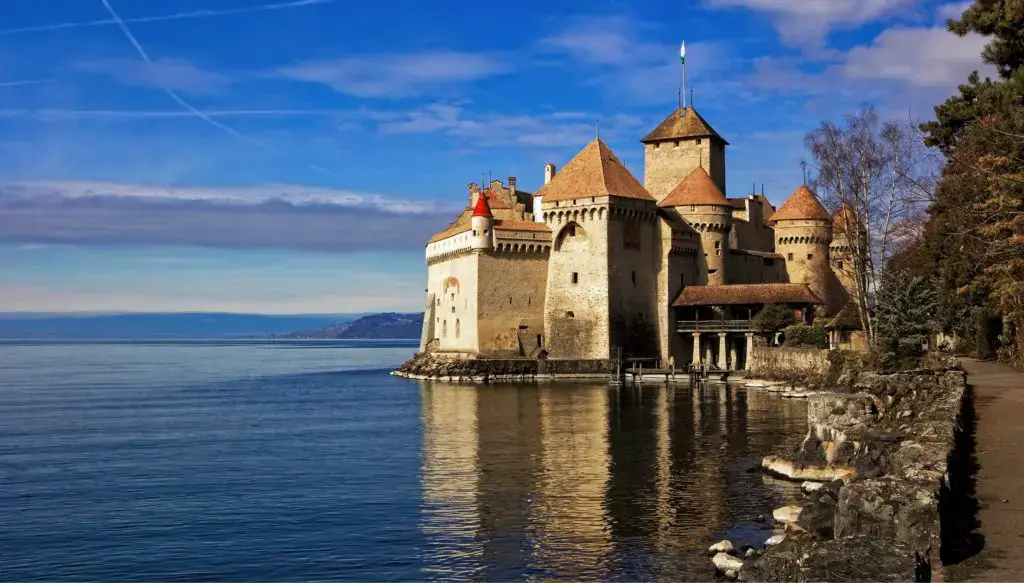 21 mejores lugares para visitar en Suiza con niños + guía de viaje familiar [2023]