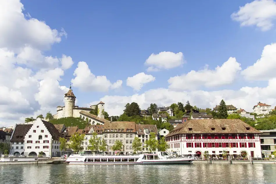 12 castillos icónicos en Suiza que no te puedes perder