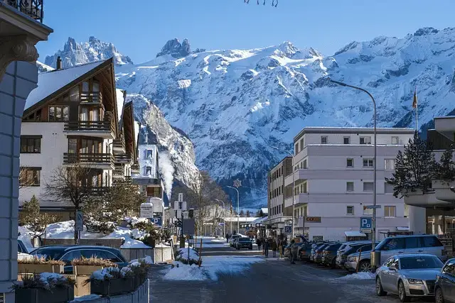 21 mejores lugares para visitar en Suiza con niños + guía de viaje familiar [2023]