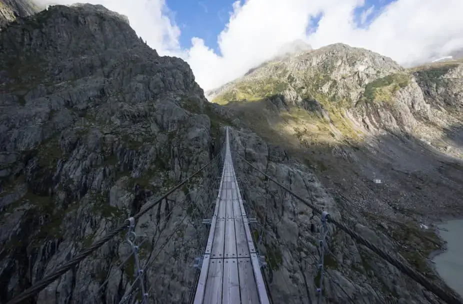 9 fascinantes puentes suizos que no te puedes perder