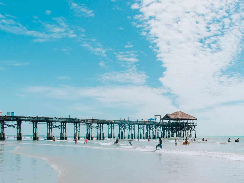 Cocoa Beach vs.Daytona Beach en [2023]: ¡Una comparación honesta para ayudarte a elegir!