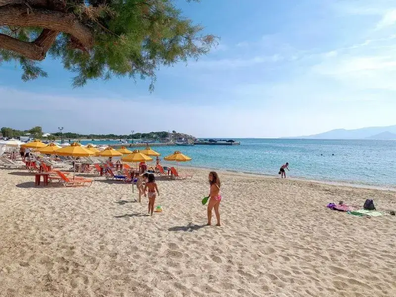 Dónde alojarse en Naxos con la familia: 9 resorts aptos para niños