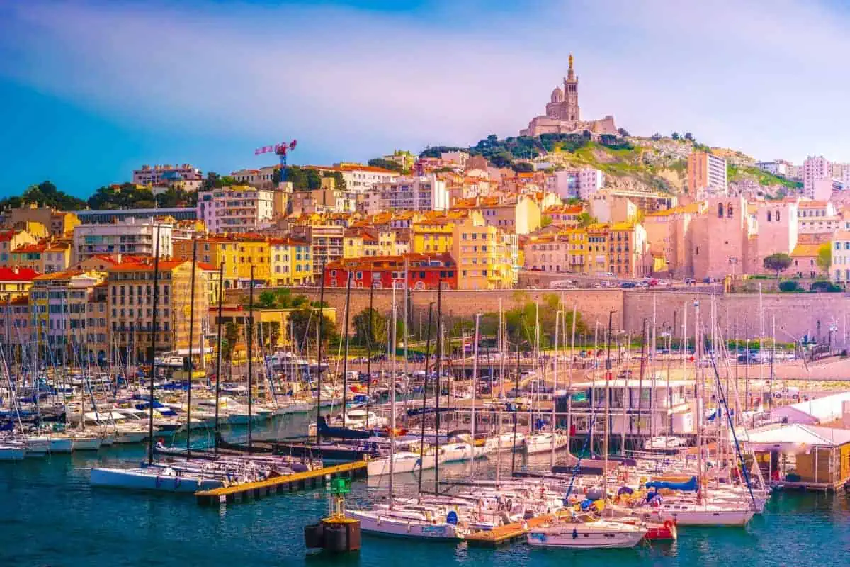 Las 20 ciudades más peligrosas de Europa (GUÍA 2024)