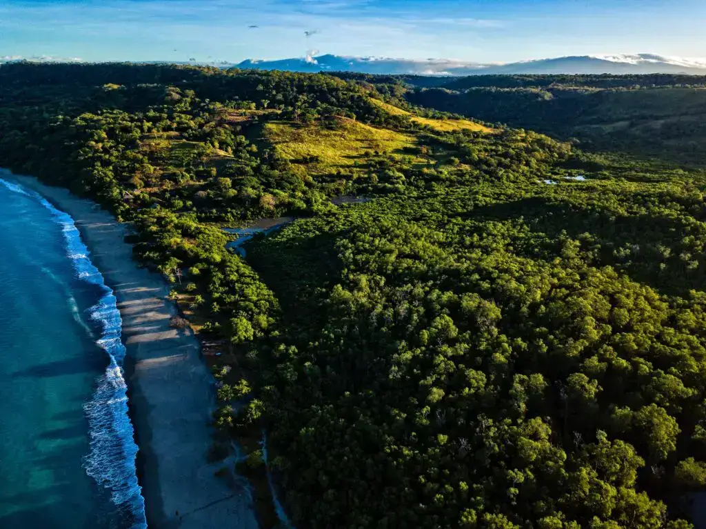 Las 7 Mejores Playas De Arena Negra En Costa Rica (Guía De Playas)