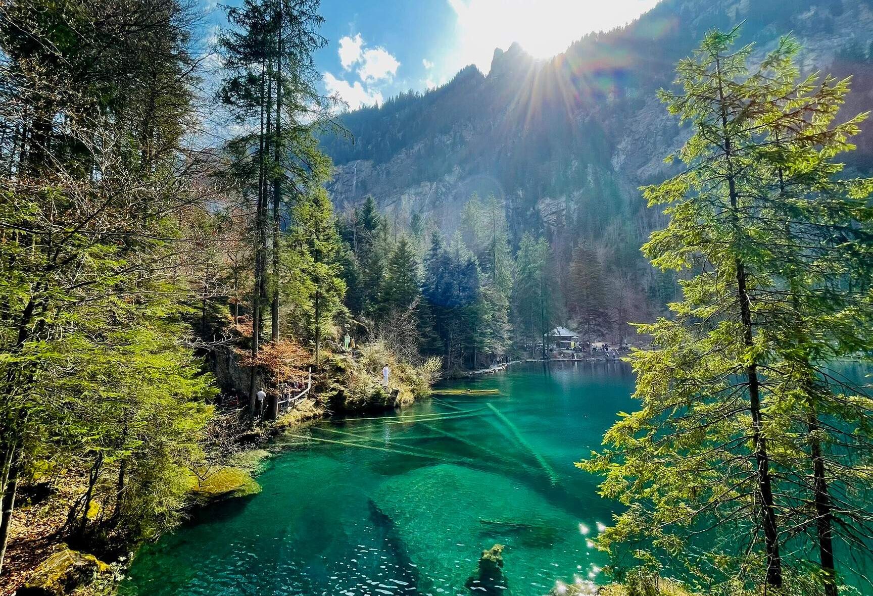 Explore la belleza de algunos de los mejores lagos de Suiza |