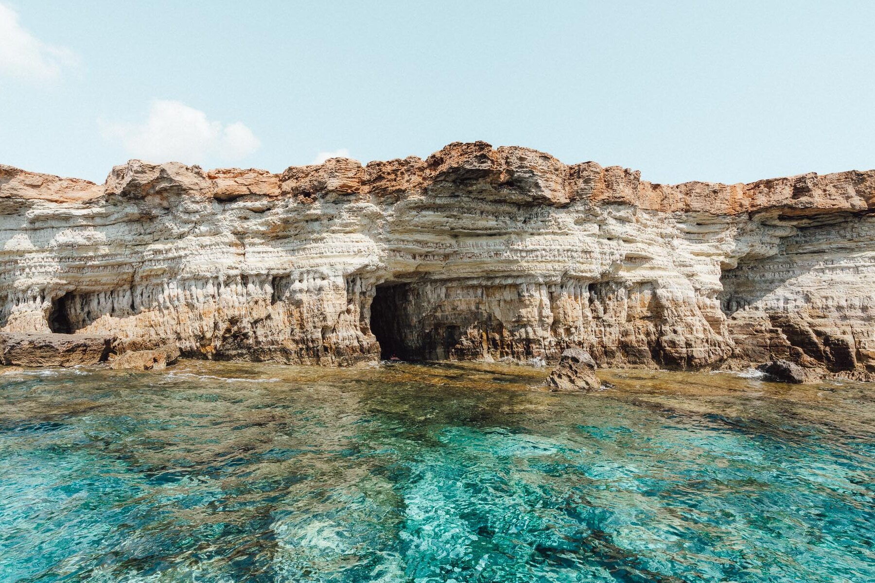 Cuevas marinas y pueblos en Chipre - Find Us Lost
