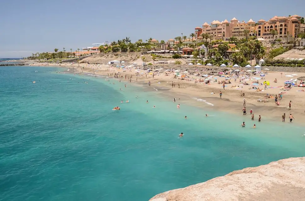 Las mejores playas y beach clubs de Tenerife para tomar sol y diversión