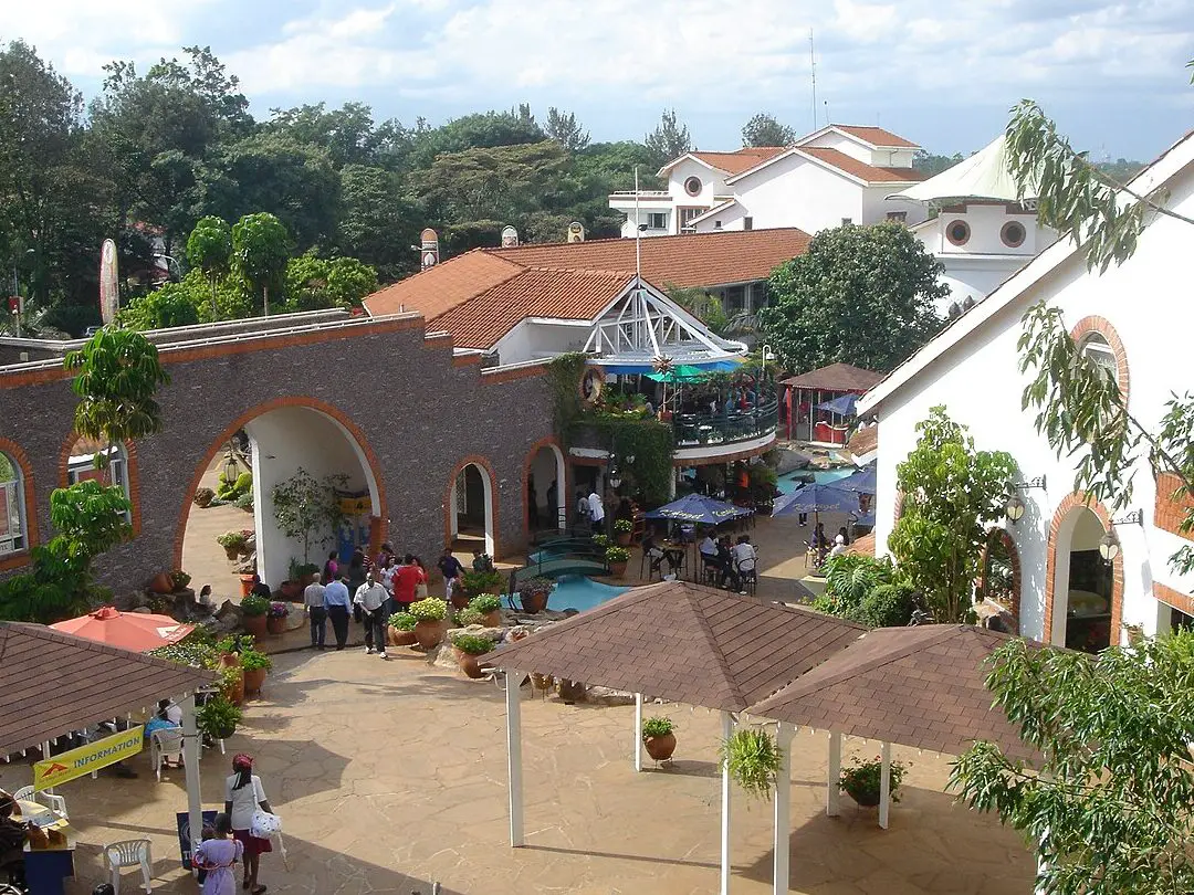 Los 11 mejores centros comerciales en Nairobi, Kenia El mercado del pueblo - Wikipedia