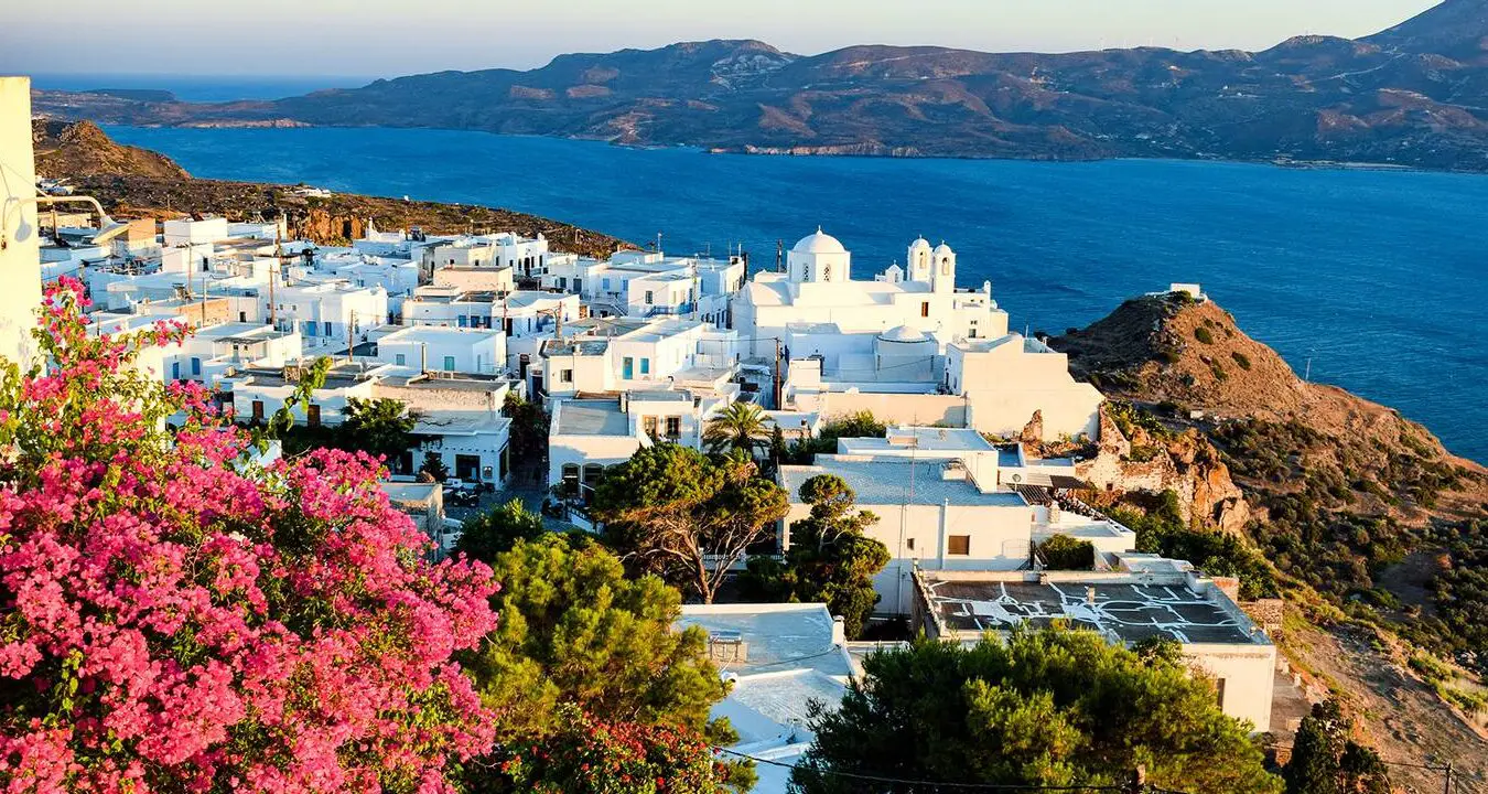 Tour de Paros, Naxos, Santorini y Milos - 9 días - Premium by Travel...