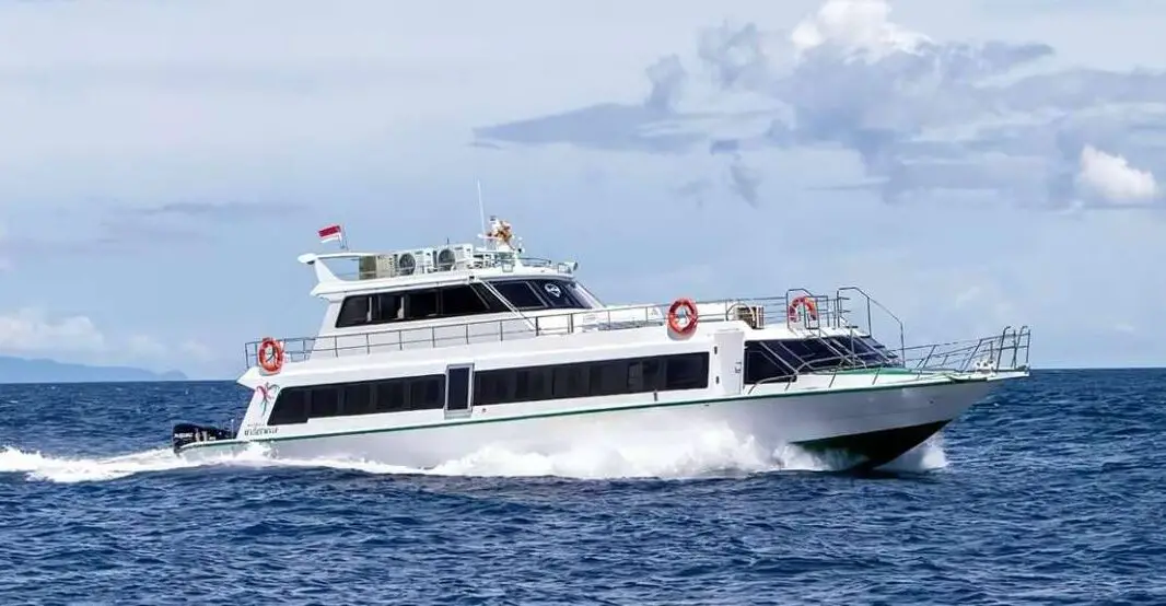 Nusa Penida vs Islas Gili Gili Trawangan, Air o Lombok: traslado en barco de ida a Bali...