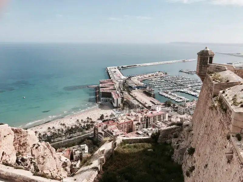 ¿Es segura Alicante? Nuestra guía de seguridad en viajes en español para 2023 ¿Es segura Alicante? Nuestra guía de seguridad en viajes en español para 2023