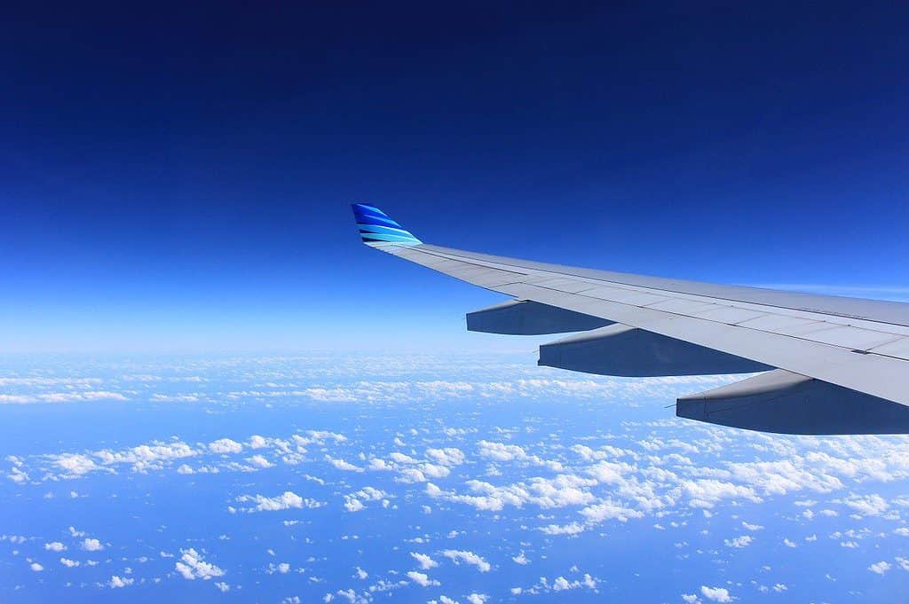 ¿Se puede llevar champú seco en un avión? Reglas 2023